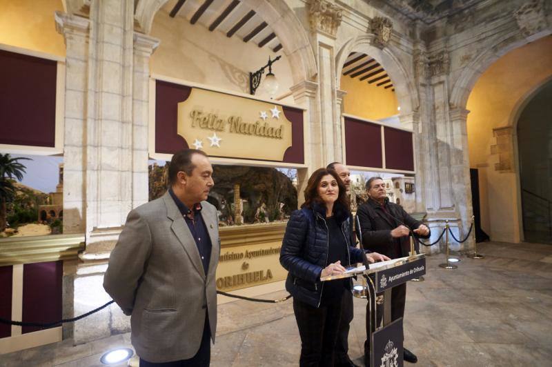 La inauguración del belén municipal en el Palacio Episcopal de Orihuela