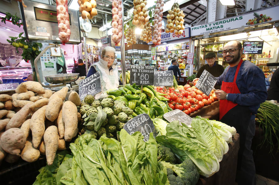 Fotos de los vendedores históricos del Mercado Central de Valencia