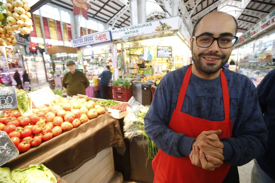 Fotos de los vendedores históricos del Mercado Central de Valencia