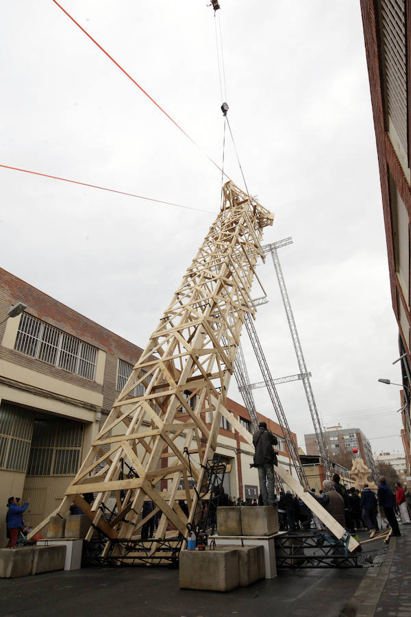 Fotos de la planta de prueba de la falla del ayuntamiento en Ciutat Fallera