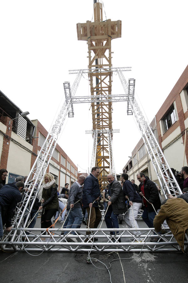 Fotos de la planta de prueba de la falla del ayuntamiento en Ciutat Fallera