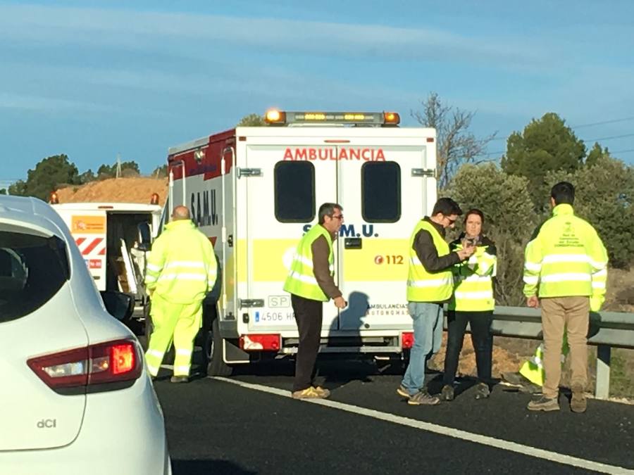 El accidente de un camión corta la A-3 en Villargordo del Cabriel