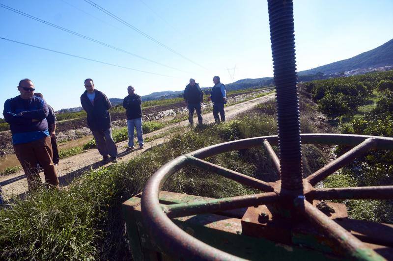 Vecinos muestran los daños del temporal en Molins