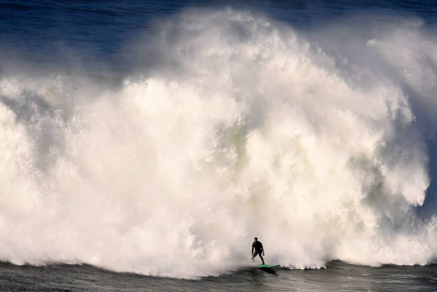 Fotos de Nazare, el mejor lugar del mundo para surfear