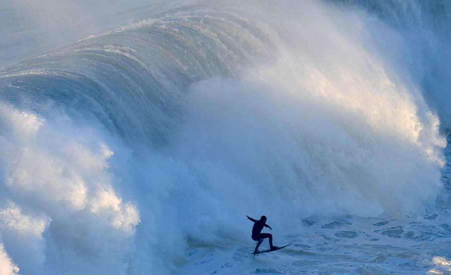 Fotos de Nazare, el mejor lugar del mundo para surfear