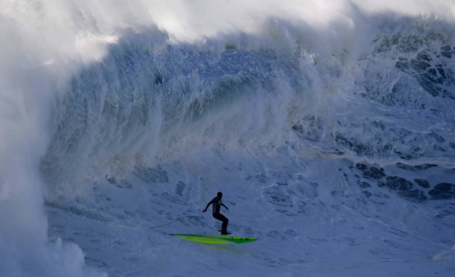Fotos de Nazare, el mejor lugar del mundo para surfear