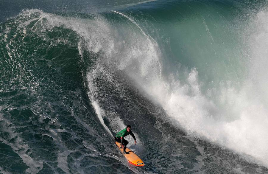 Fotos de Nazare, el mejor lugar del mundo para surfear