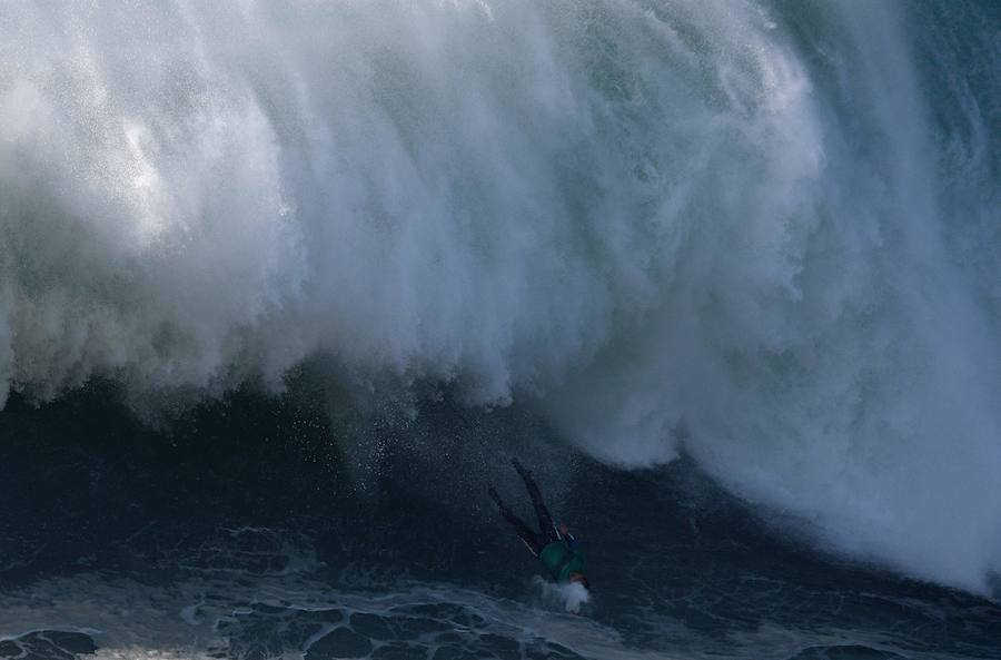 Fotos de Nazare, el mejor lugar del mundo para surfear