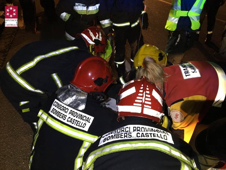 Trece heridos en un accidente entre una furgoneta, un camión y un coche en Torreblanca