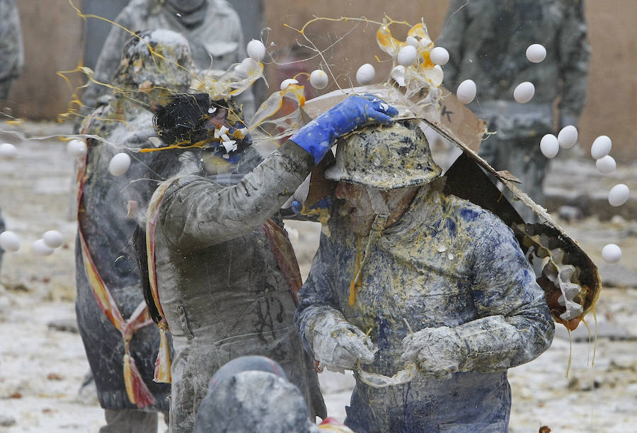 Fotos de la fiesta de &#039;Els enfarinats&#039; de Ibi