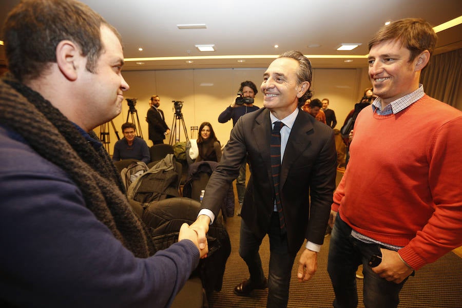 Fotos de la rueda de prensa de Cesare Prandelli tras su dimisión