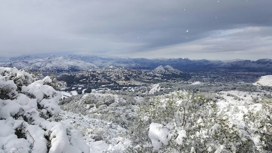 La nieve en Dénia y Xàbia se convierte en hielo