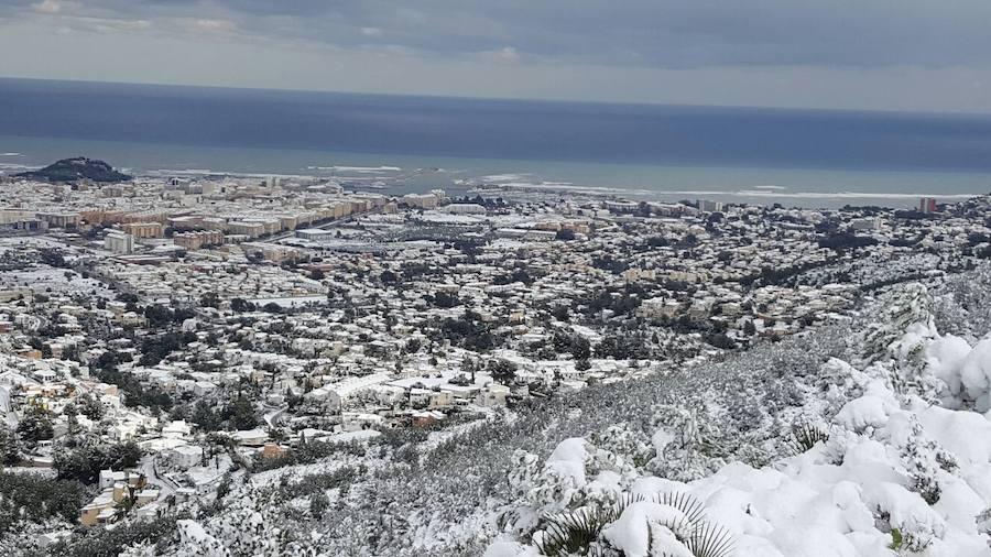 La nieve en Dénia y Xàbia se convierte en hielo