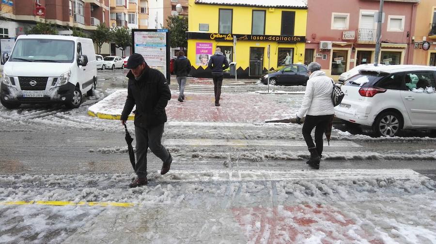 La nieve en Dénia y Xàbia se convierte en hielo