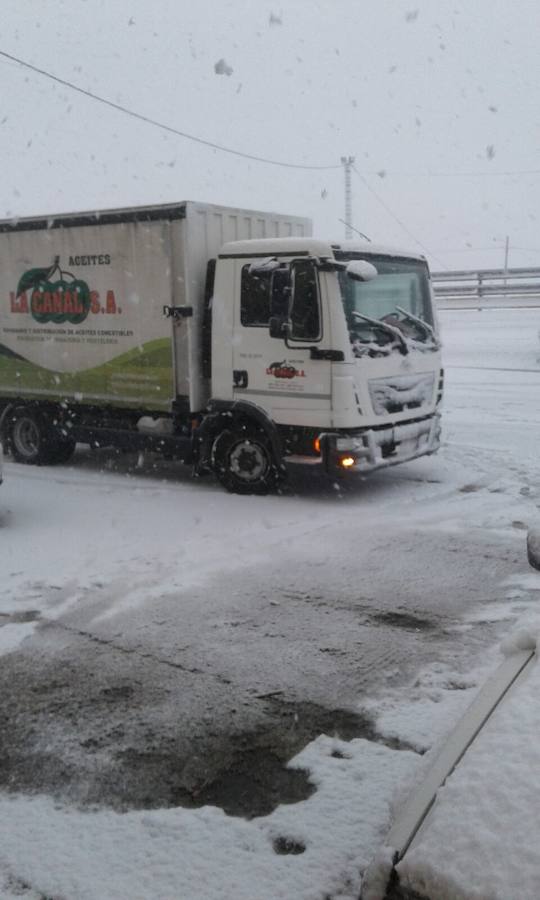 Carreteras con nieve en la Comunitat por el temporal de frío