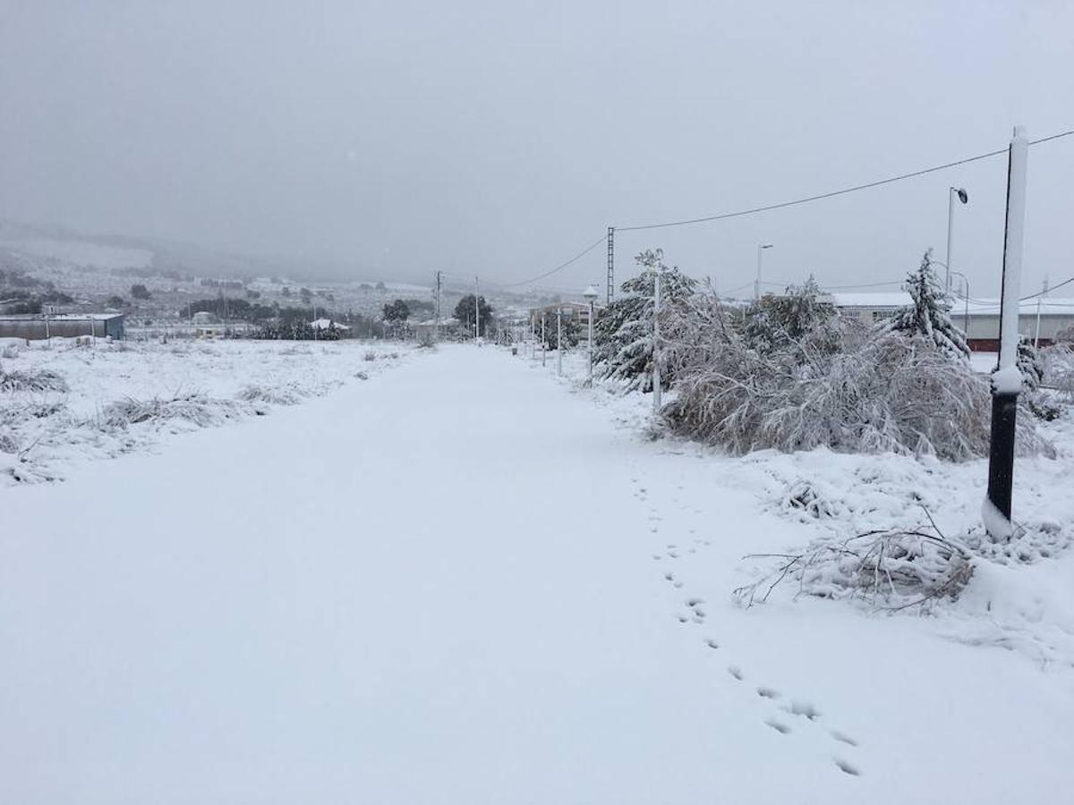 Carreteras con nieve en la Comunitat por el temporal de frío