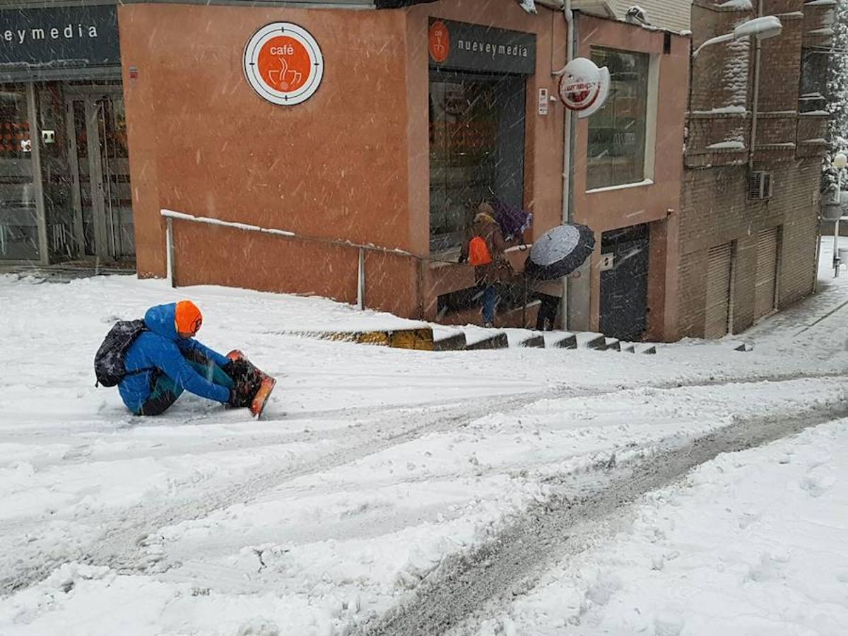 Carreteras con nieve en la Comunitat por el temporal de frío