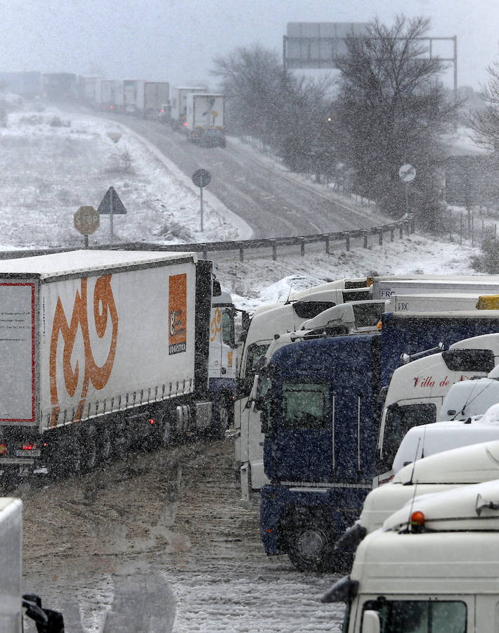 Carreteras con nieve en la Comunitat por el temporal de frío