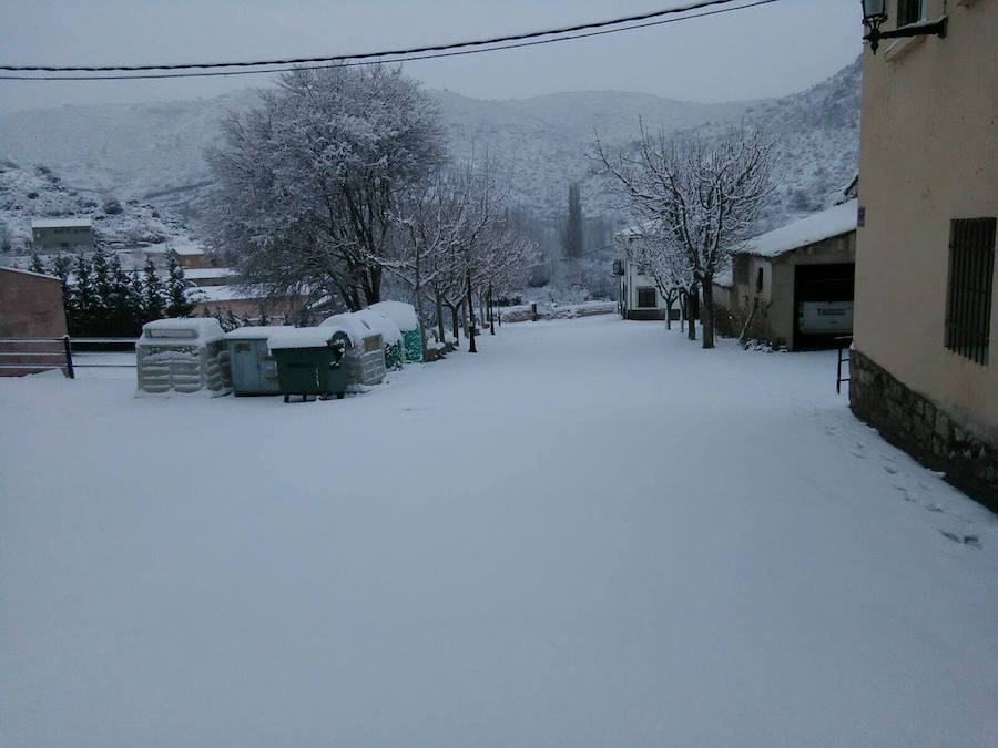 Fotos de la nieve en el interior de la provincia de Valencia