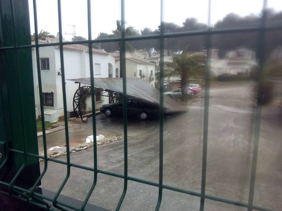 El temporal en el mar destroza paseos y calles en varios municipios de la Comunitat