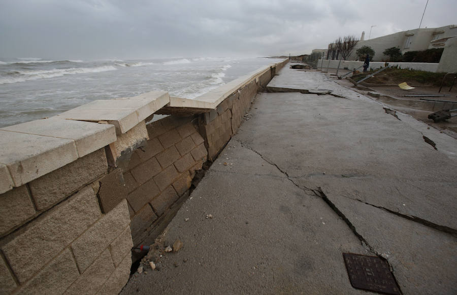 Fotos del temporal en las playas de El Saler, zona Casbah