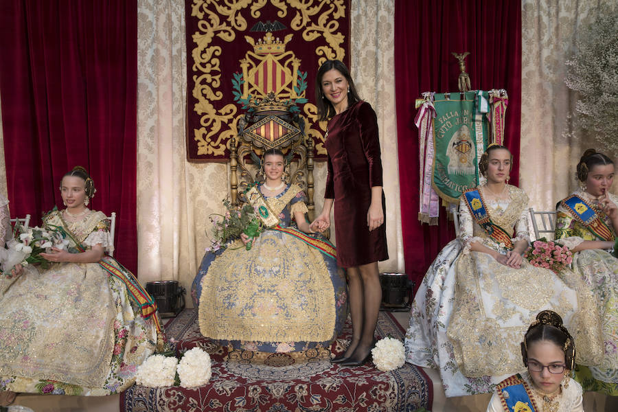 Fotos de la presentación de Mabel Pérez-Manglano, fallera mayor infantil de la Falla Convento Jerusalén