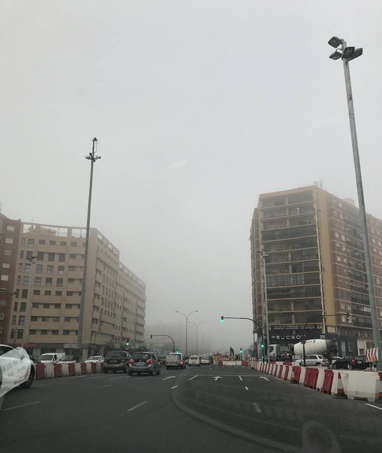 Niebla sobre la ciudad de Valencia.