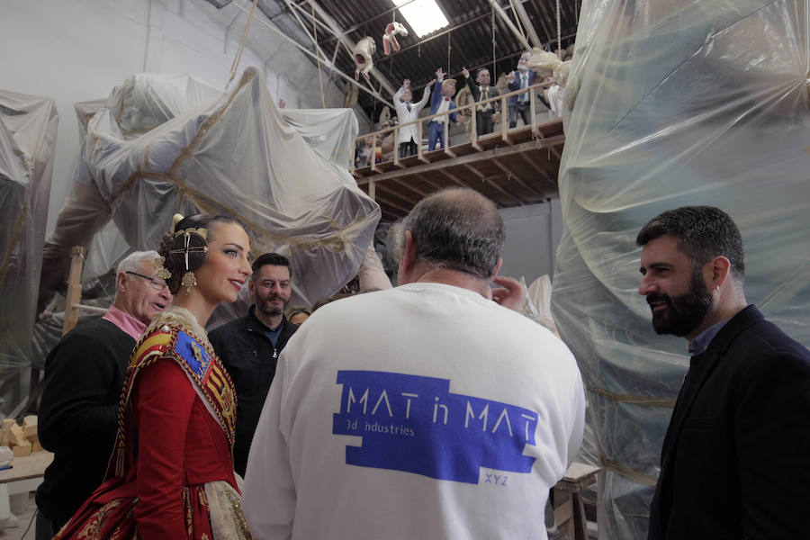 Fotos de la visita de las falleras mayores de Valencia a la Ciudad del Artista Fallero