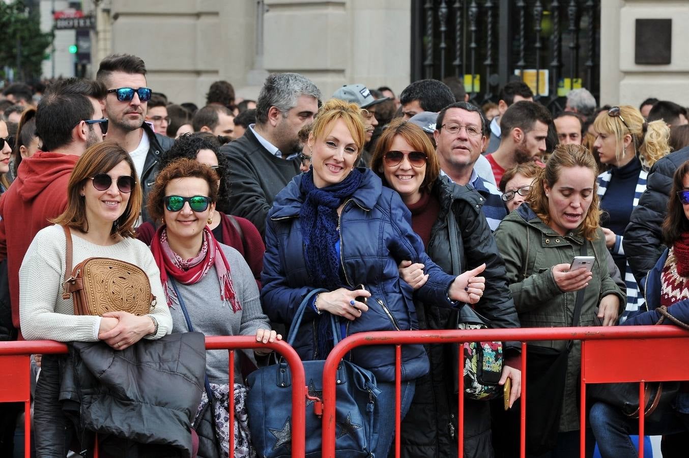 Búscate en las fotos de la tercera mascletà de las Fallas 2017, del 3 de marzo