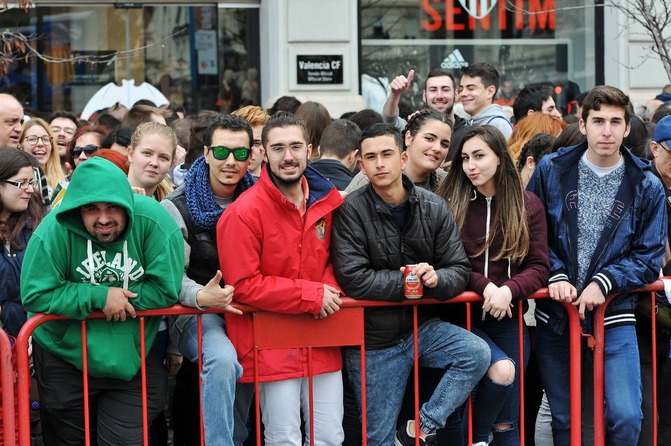 Búscate en las fotos de la tercera mascletà de las Fallas 2017, del 3 de marzo