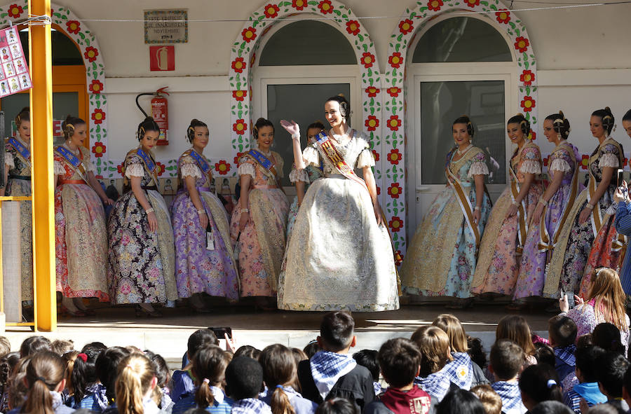 Fotos de las veinticuatro horas con la fallera mayor de Valencia Raquel Alario