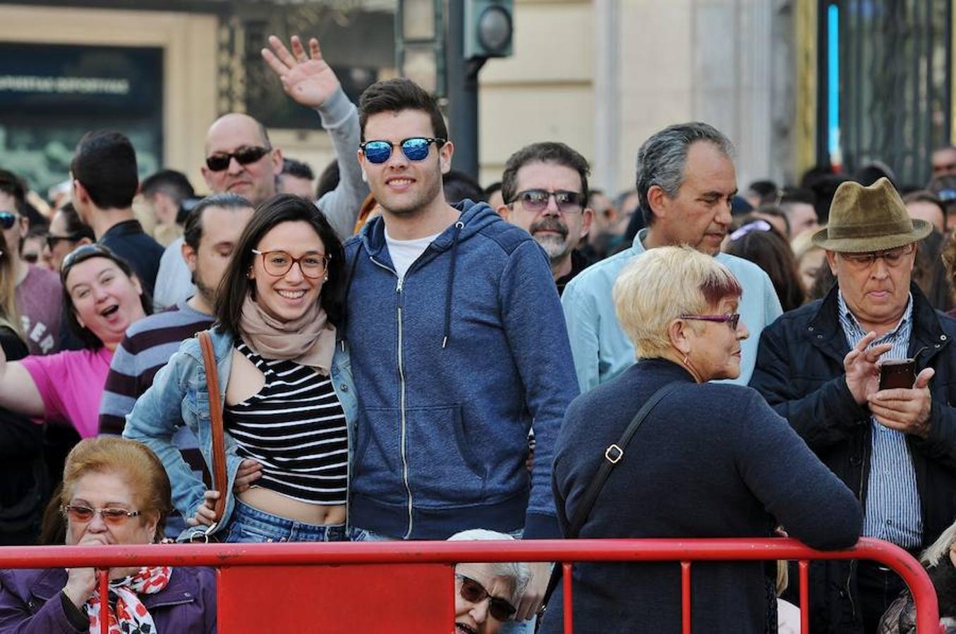 Fotos de la mascletà del sábado 11 de marzo de 2017 de Pirotecnia Tomás de Benicarló. Búscate