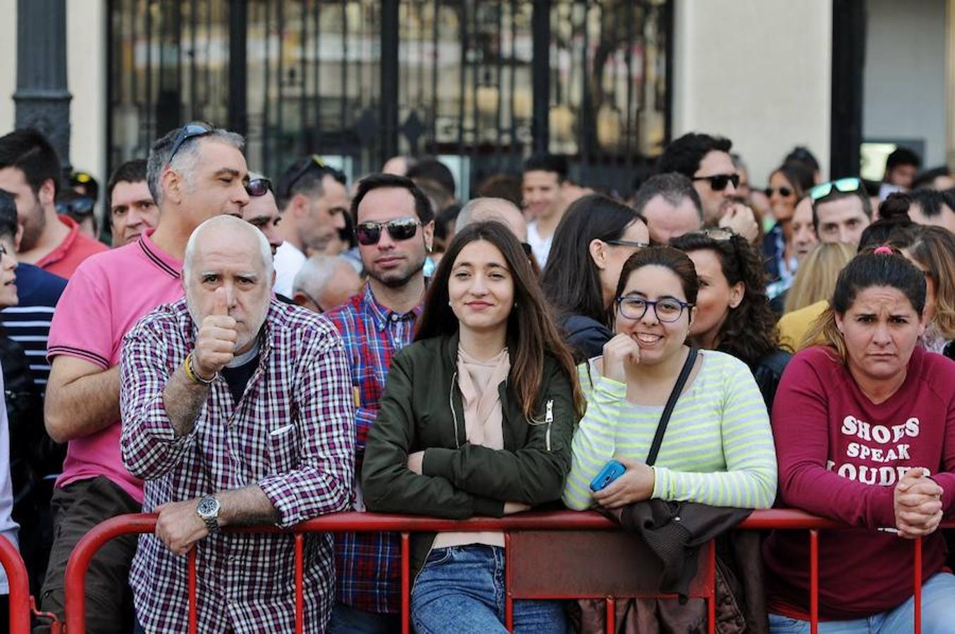 Fotos de la mascletà del sábado 11 de marzo de 2017 de Pirotecnia Tomás de Benicarló. Búscate