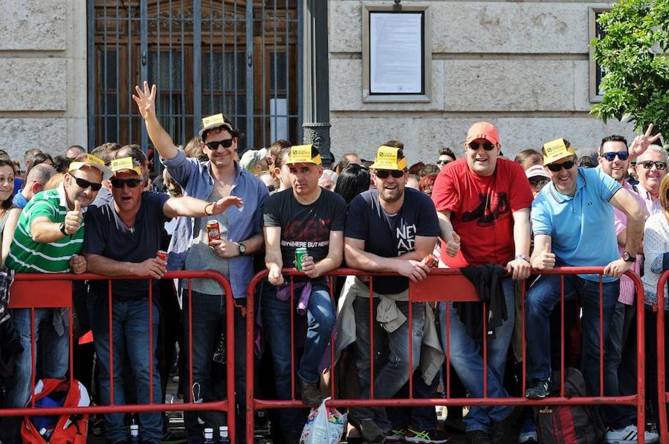 Fotos de la mascletà del sábado 11 de marzo de 2017 de Pirotecnia Tomás de Benicarló. Búscate