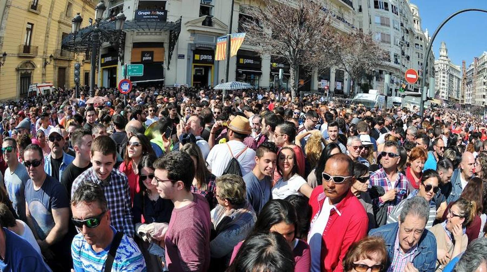 Fotos de la mascletà del domingo 12 de marzo de Pirotecnia Valenciana