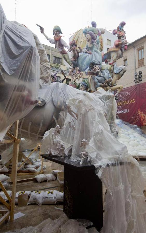 Fotos de los daños de la lluvia y el temporal en las Fallas de Valencia 2017