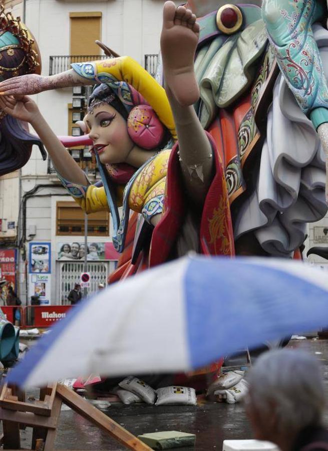 Fotos de los daños de la lluvia y el temporal en las Fallas de Valencia 2017