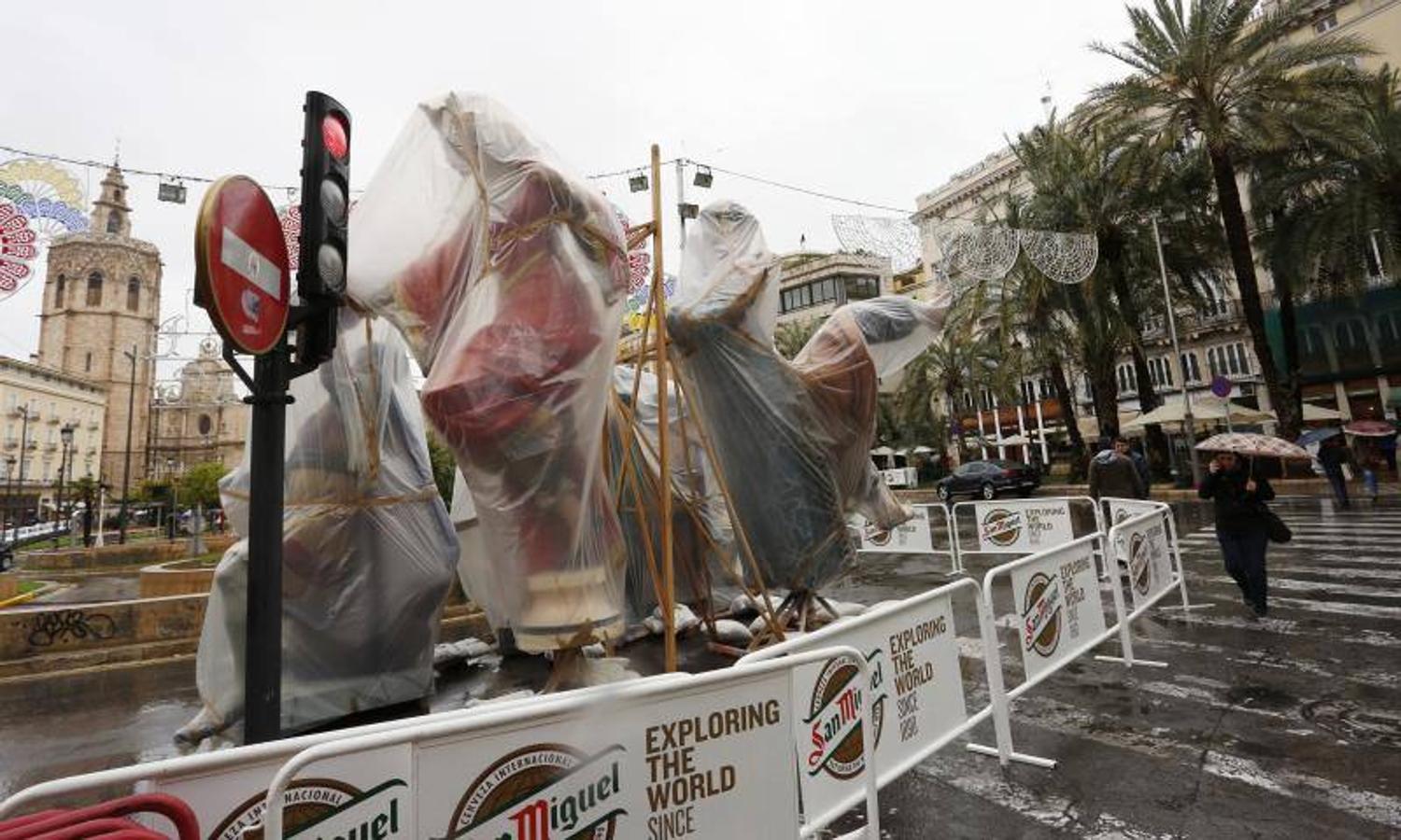 Fotos de los daños de la lluvia y el temporal en las Fallas de Valencia 2017