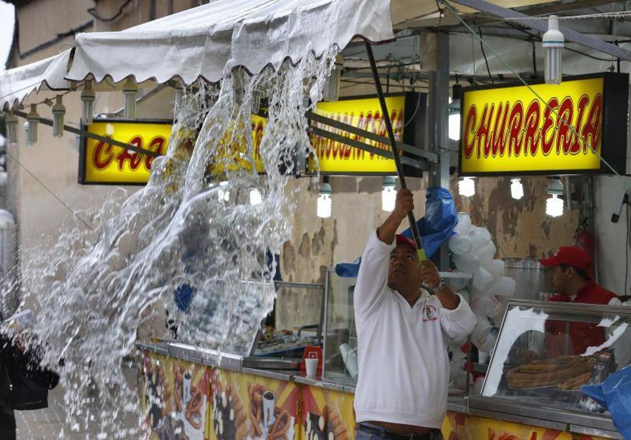 Fotos de los daños de la lluvia y el temporal en las Fallas de Valencia 2017