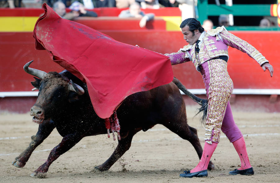 Fotos de la corrida de toros de hoy de la Feria de Fallas 2017