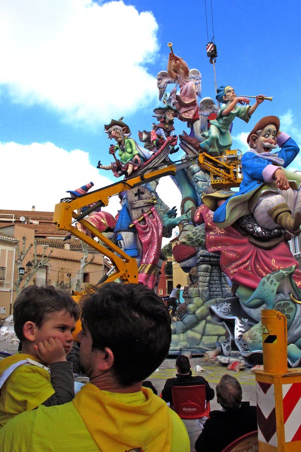 Fotos de las fallas de especial de Dénia