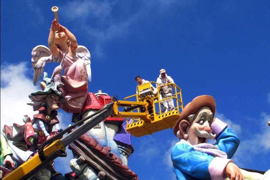 Fotos de las fallas de especial de Dénia