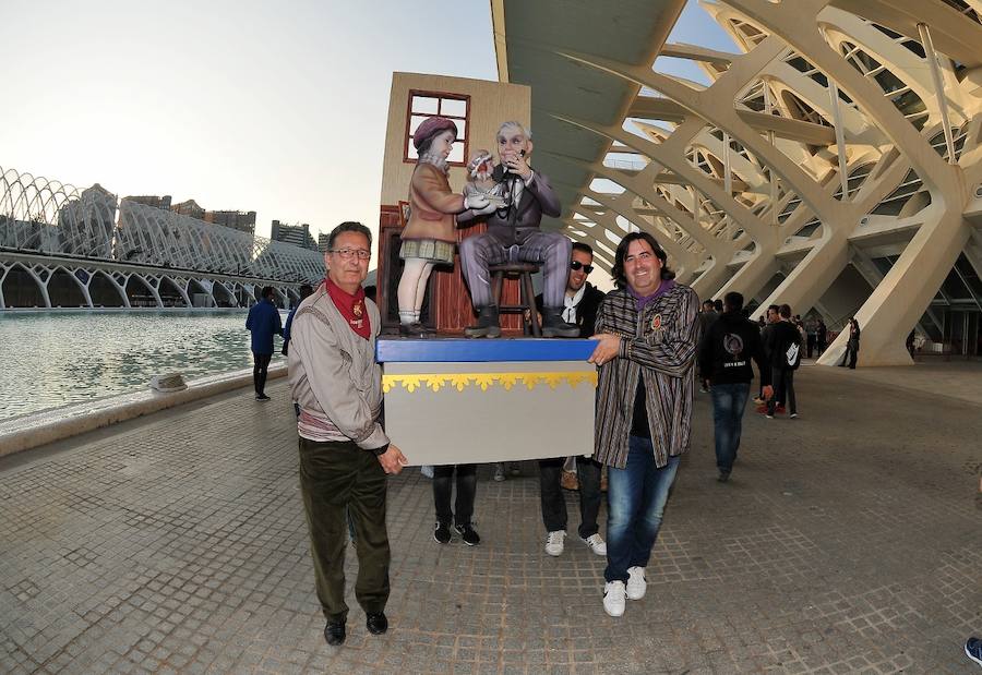 Fotos de la recogida de los ninots en la Exposición del Ninot 2017