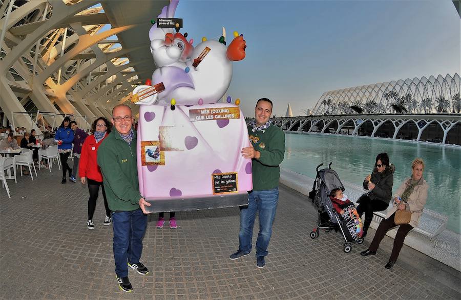 Fotos de la recogida de los ninots en la Exposición del Ninot 2017