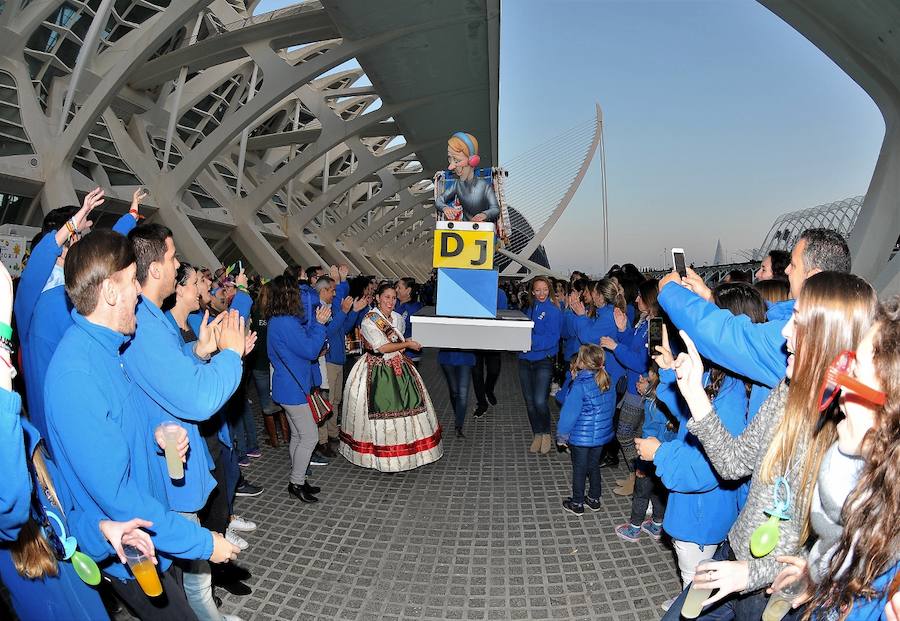 Fotos de la recogida de los ninots en la Exposición del Ninot 2017