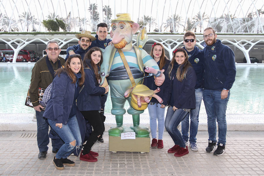 Fotos de la recogida de ninots de la Exposición del Ninot 2017 (II)