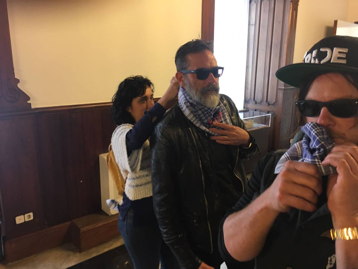 Los actores de Daryl y Negan, de &#039;The Walking Dead&#039;, en la mascletà de Valencia