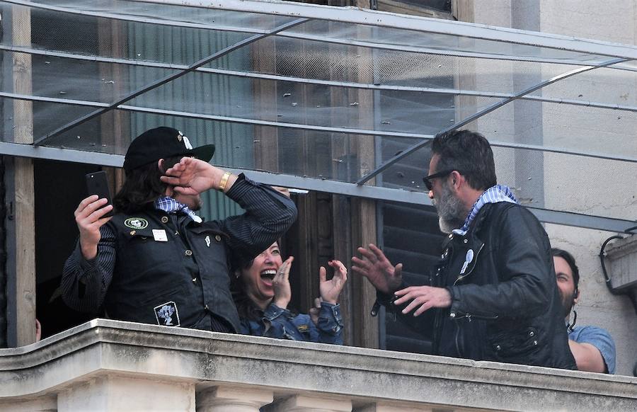 Los actores de Daryl y Negan, de &#039;The Walking Dead&#039;, en la mascletà de Valencia