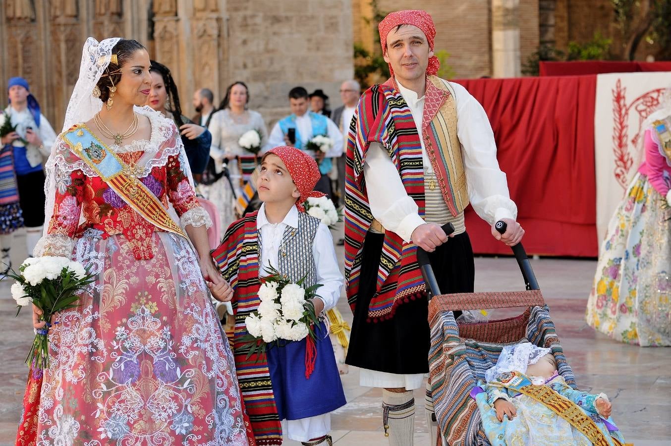 Fotos de la Ofrenda de las Fallas 2017 de hoy viernes (1)