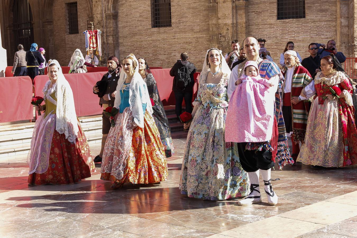 Fotos de la Ofrenda de las Fallas 2017 de hoy viernes (1)